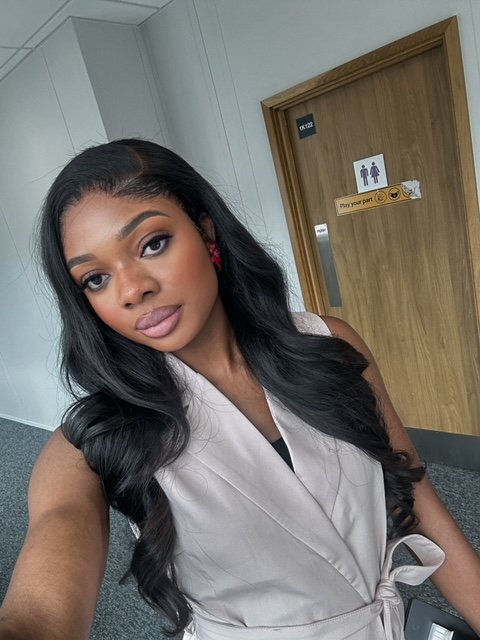 facetune 11 09 2024 08 32 07 facetune 11 09 2024 08 32 07